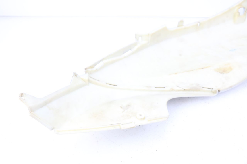 photo de PRAWY TYLNY BOK PIAGGIO FLY 100 (2006 - 2010) - Zbliżenie techniczne