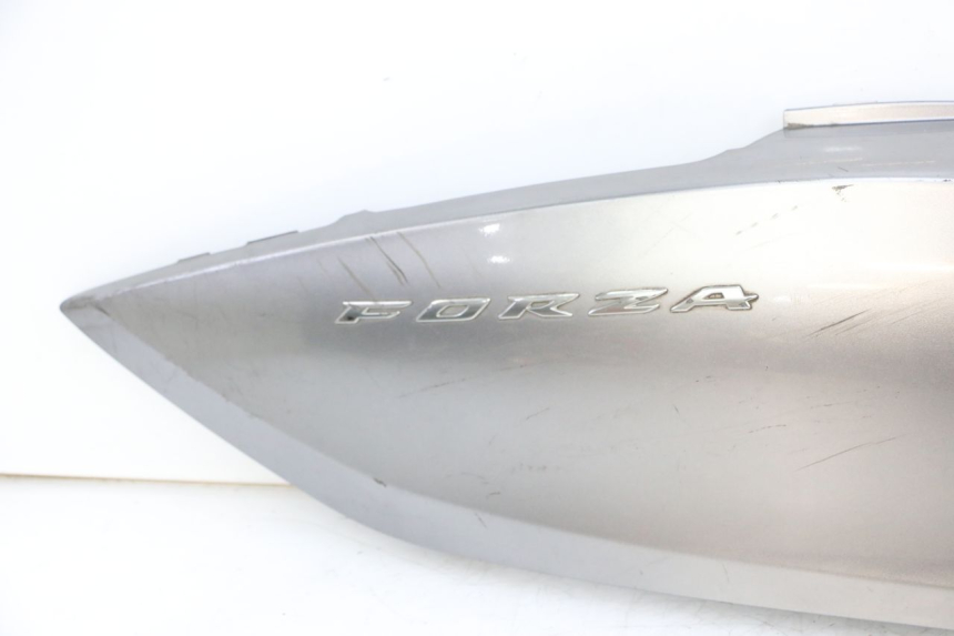 photo de PRAWY TYLNY BOK HONDA FORZA ABS 300 (2013 - 2017) - Kontrola wizualna