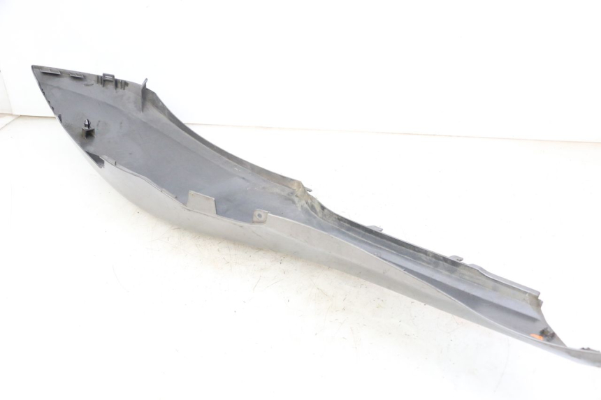 photo de PRAWY TYLNY BOK HONDA FORZA ABS 300 (2013 - 2017) - Zoom stanu zużycia