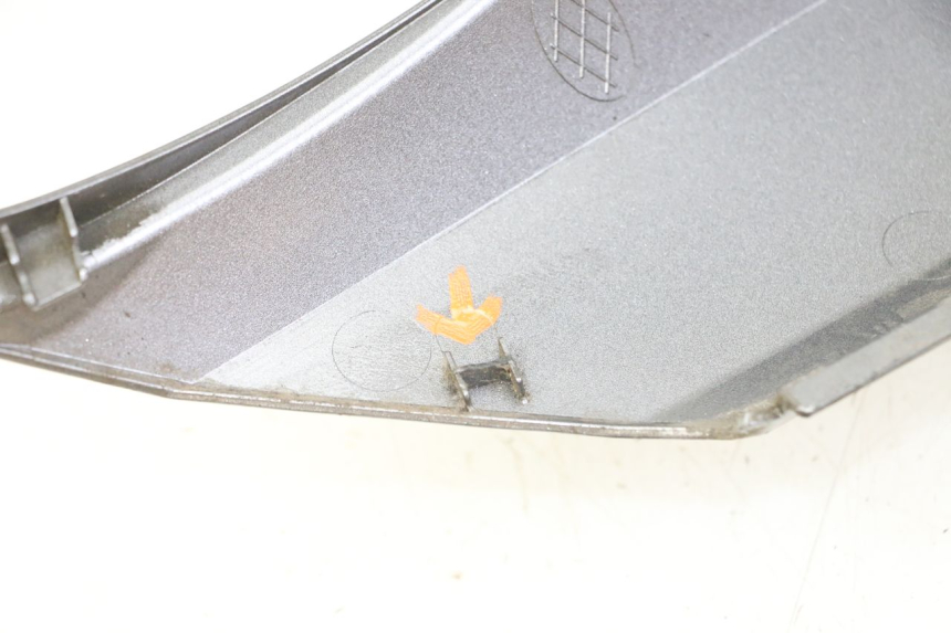 photo de PRAWY TYLNY BOK HONDA FORZA ABS 300 (2013 - 2017) - Zbliżenie techniczne