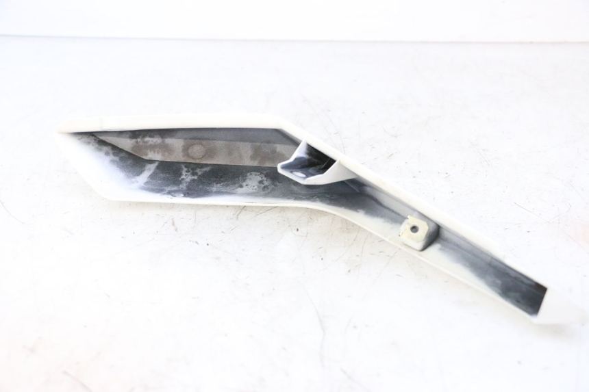 photo de PRAWY TYLNY BOK BMW G310 R 310 (2016 - 2020) - Zoom stanu zużycia