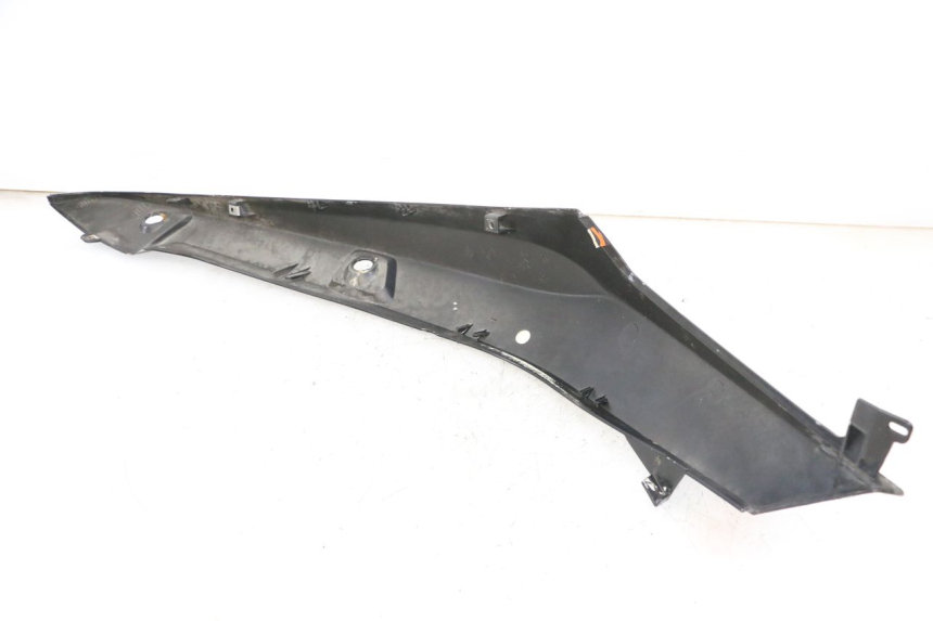 photo de PRAWY TYLNY BOK GILERA NEXUS 300 (2008 - 2013) - Inny kąt widzenia