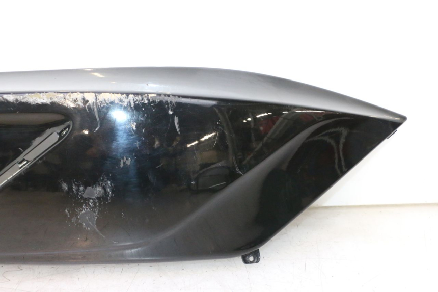 photo de PRAWY TYLNY BOK GILERA GP 800 (2007 - 2013) - Szczegół części