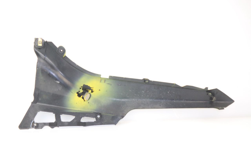 photo de PRAWY TYLNY BOK SUZUKI GSXF GSX F 600 (1988 - 1997) - Inny kąt widzenia
