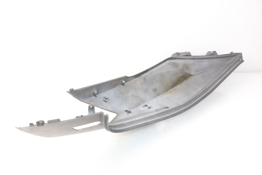 photo de PRAWY TYLNY BOK SYM GTS EFI ABS 125 (2012 - 2016) - Szczegół części