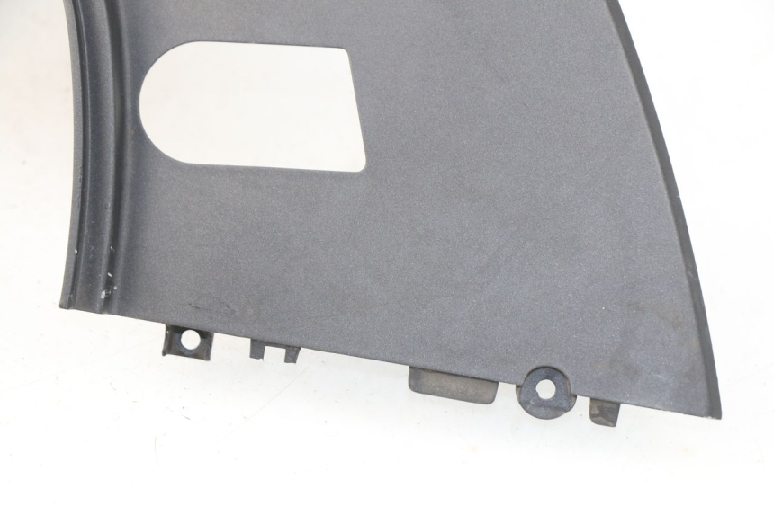 photo de PRAWY TYLNY BOK SYM GTS EFI ABS 125 (2012 - 2016) - Punkty mocowania