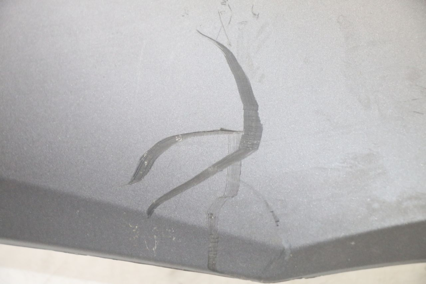 photo de PRAWY TYLNY BOK HONDA PCX (JF57/JF64) 125 (2014 - 2018) - Zbliżenie techniczne