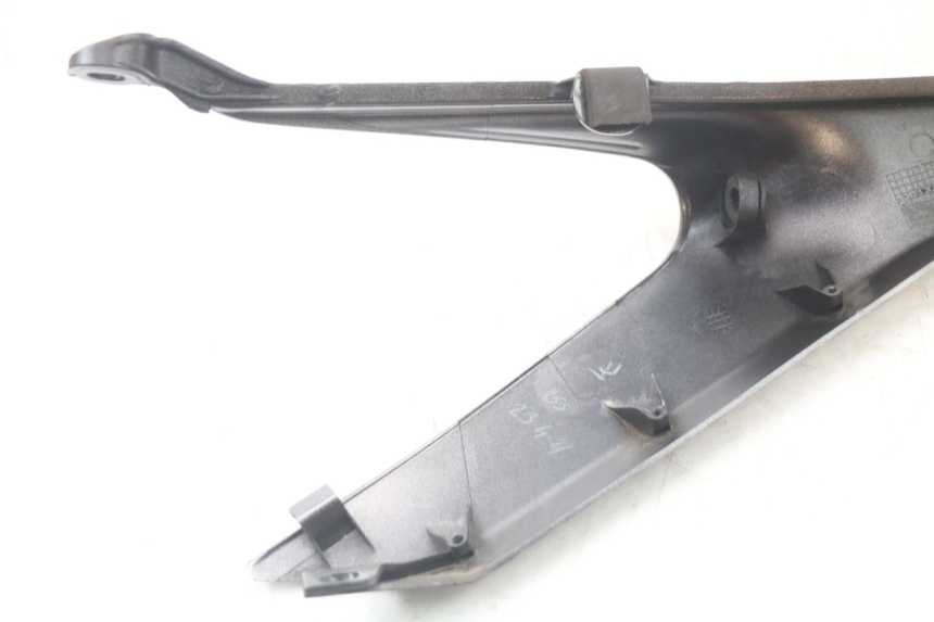 photo de PRAWY TYLNY BOK HUSQVARNA SVARTPILEN 401 (2018 - 2023) - Punkty mocowania