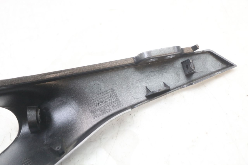 photo de PRAWY TYLNY BOK HUSQVARNA SVARTPILEN 401 (2018 - 2023) - Stan powierzchni