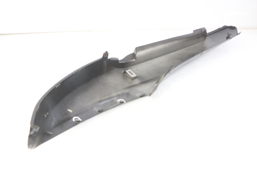 photo de PRAWY TYLNY BOK YAMAHA HW XENTER 125 (2011 - 2017) - Szczegół części