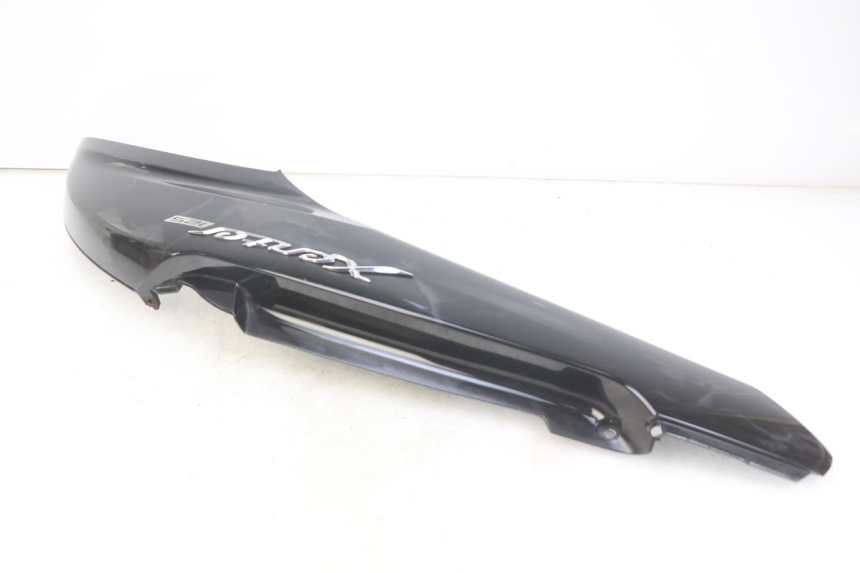 photo de PRAWY TYLNY BOK YAMAHA HW XENTER 125 (2011 - 2017) - Zbliżenie komponentów