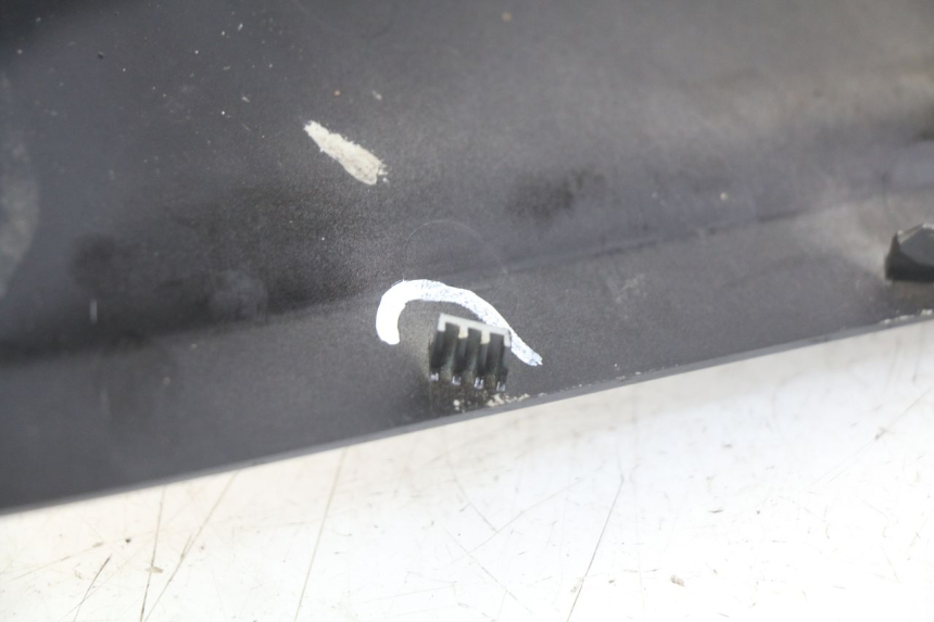 photo de PRAWY TYLNY BOK YAMAHA HW XENTER 125 (2011 - 2017) - Inny kąt widzenia