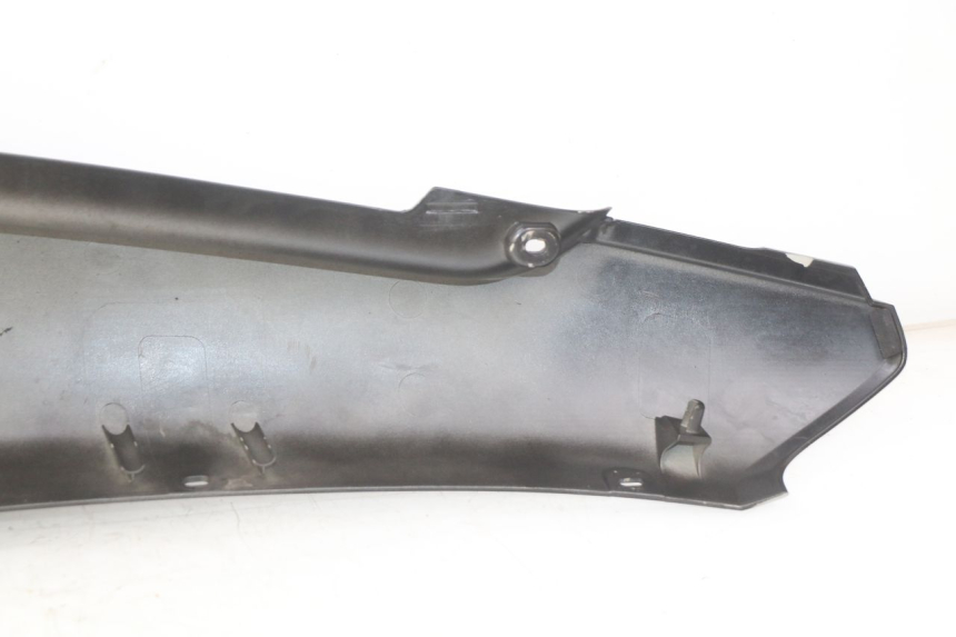 photo de PRAWY TYLNY BOK YAMAHA HW XENTER 125 (2011 - 2017) - Punkty mocowania