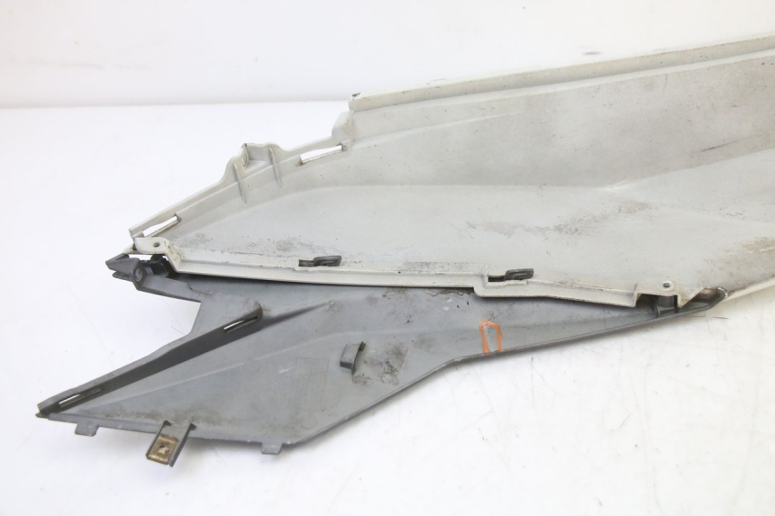 photo de PRAWY TYLNY BOK SYM JET 14 4T 50 (2018 - 2022) - Oznaczenia i referencje