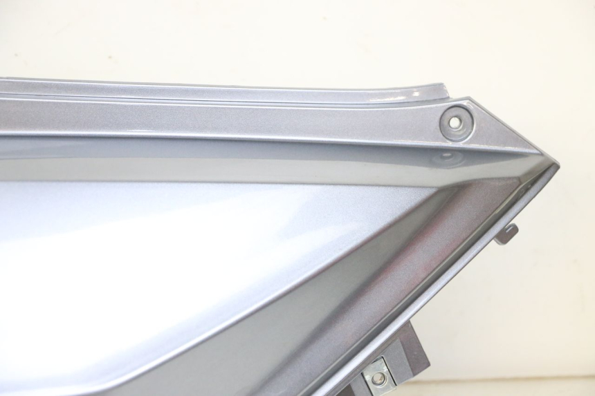 photo de PRAWY TYLNY BOK SYM JOYMAX 125 (2010 - 2017) - Szczegóły charakterystyczne