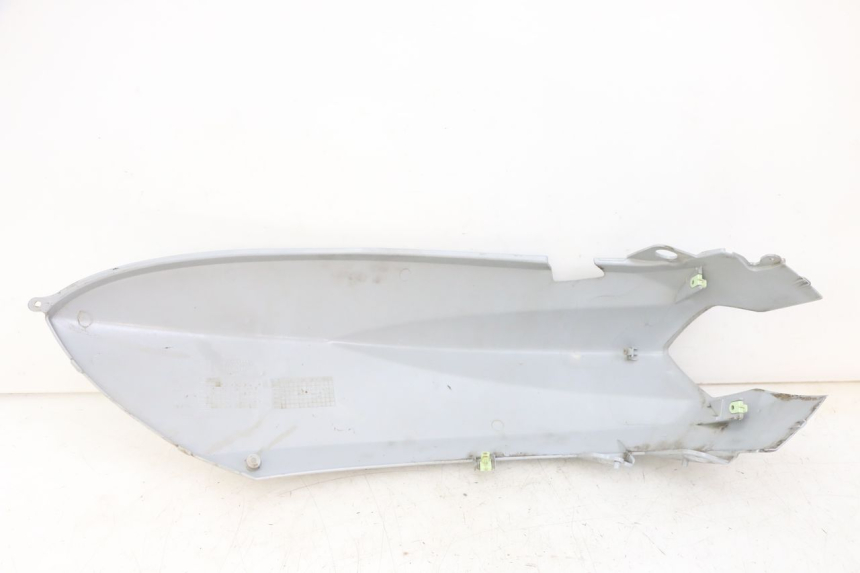 photo de PRAWY TYLNY BOK PEUGEOT KISBEE 2T 50 (2018 - 2022) - Zbliżenie techniczne