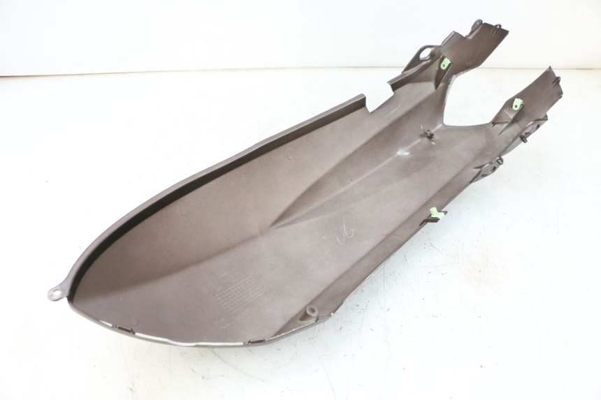 photo de PRAWY TYLNY BOK PEUGEOT KISBEE 2T 50 (2010 - 2017) - Widok z bliska