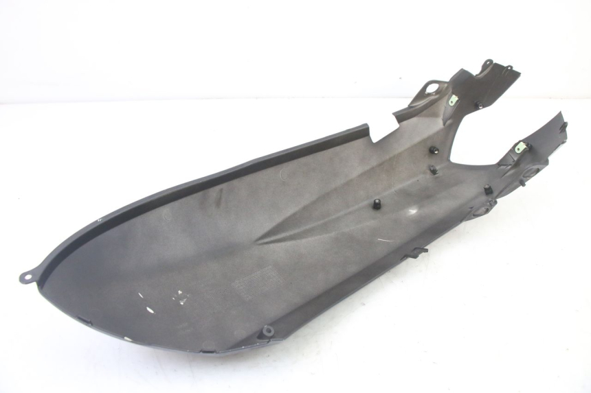 photo de PRAWY TYLNY BOK PEUGEOT KISBEE 4T 50 (2018 - 2022) - Punkty mocowania