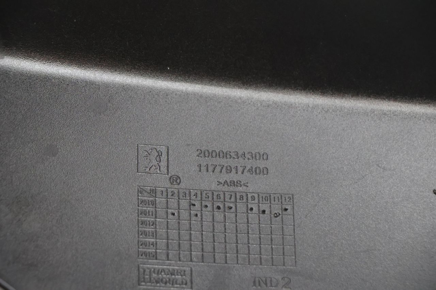 photo de PRAWY TYLNY BOK PEUGEOT KISBEE 4T 50 (2010 - 2017) - Widok produktu