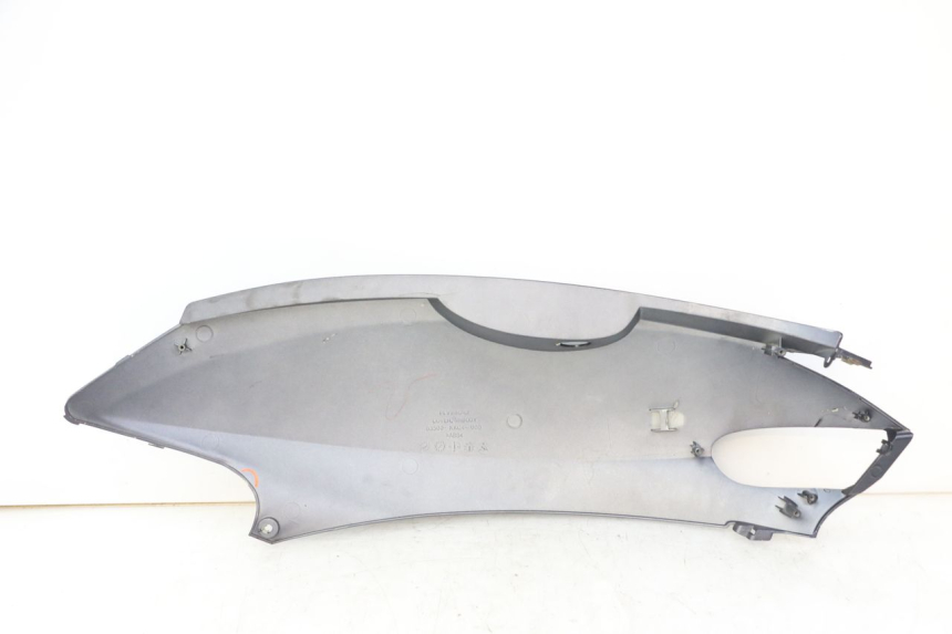 photo de PRAWY TYLNY BOK KYMCO GRAND DINK 125 (2008 - 2014) - Punkty mocowania