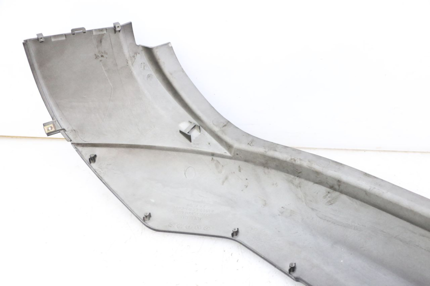 photo de PRAWY TYLNY BOK KYMCO PEOPLE S 125 (2000 - 2008) - Inny kąt widzenia