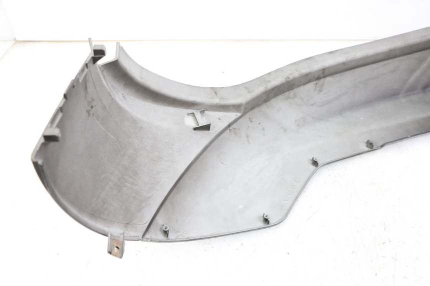 photo de PRAWY TYLNY BOK KYMCO PEOPLE S 125 (2000 - 2008) - Zbliżenie techniczne