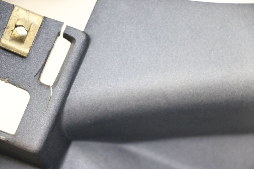 photo de PRAWY TYLNY BOK KYMCO XCITING 500 (2007 - 2010) - Szczegół części