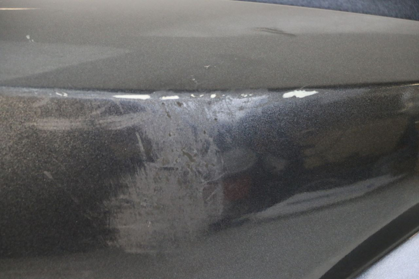 photo de PRAWY TYLNY BOK KYMCO XCITING 500 (2007 - 2010) - Struktura - zbliżenie