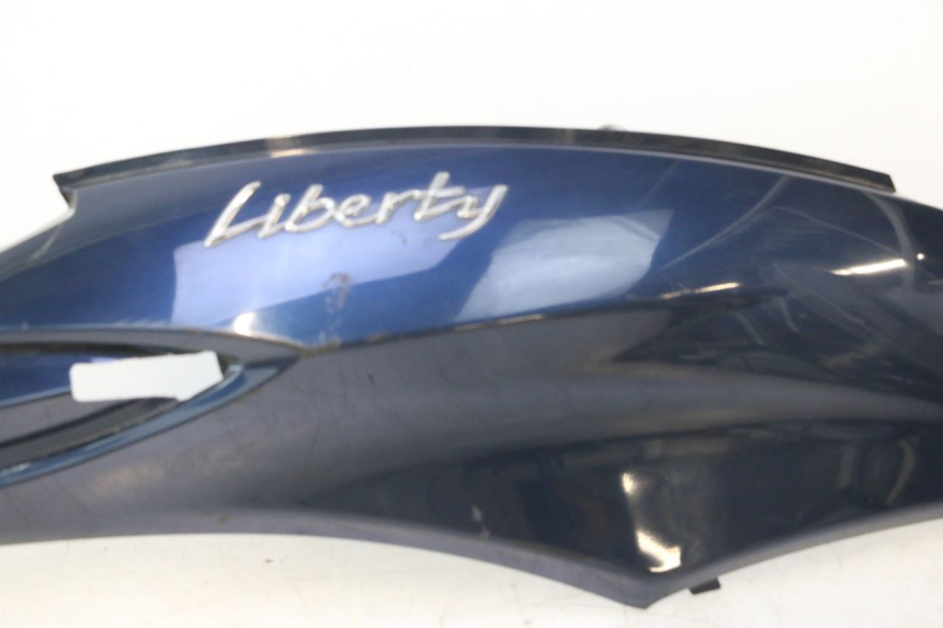 photo de PRAWY TYLNY BOK PIAGGIO LIBERTY IGET 4T 50 (2015 - 2020) - Szczegóły charakterystyczne