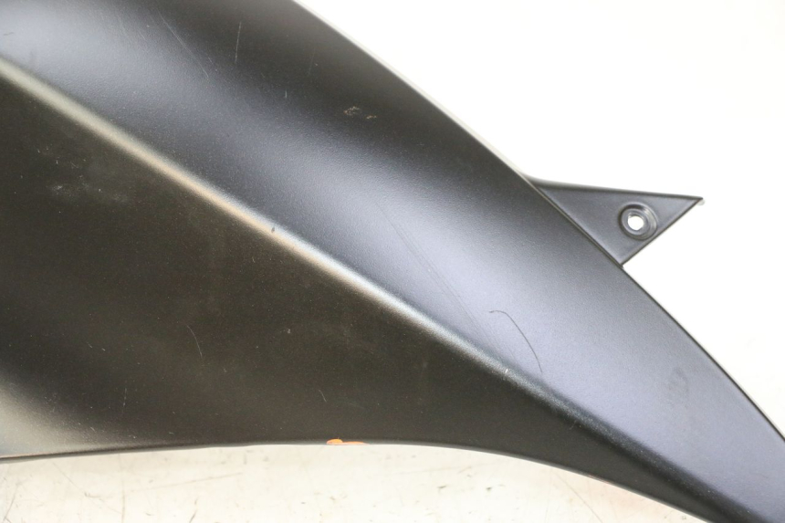 photo de PRAWY TYLNY BOK PIAGGIO MP3 HPE 310 (2024 - 2025) - Szczegóły charakterystyczne