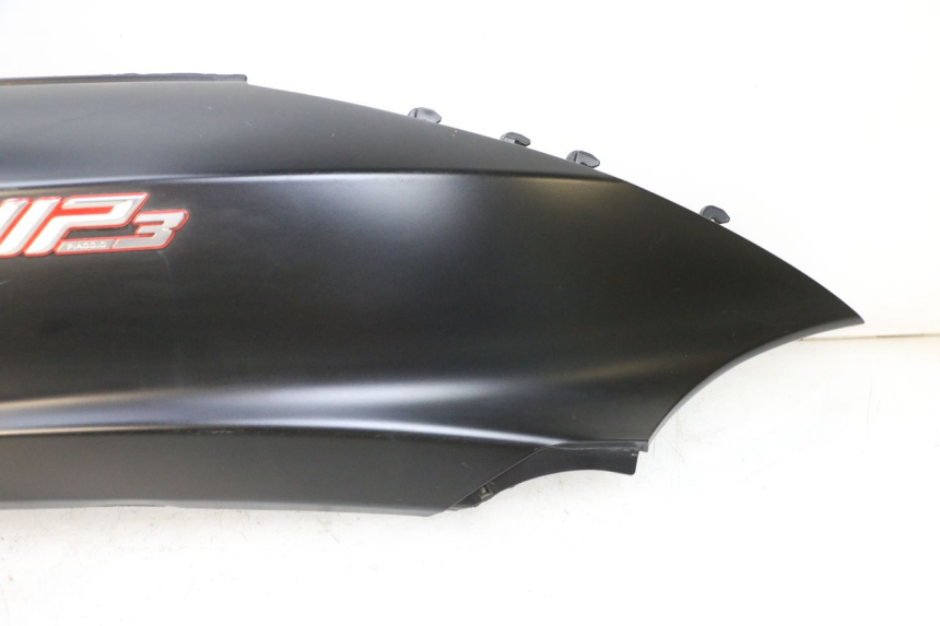 photo de PRAWY TYLNY BOK PIAGGIO MP3 HPE 350 (2018 - 2020) - Zbliżenie komponentów