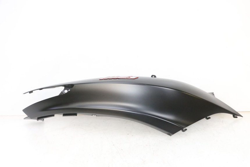 photo de PRAWY TYLNY BOK PIAGGIO MP3 HPE 300 (2019 - 2026) - Zbliżenie komponentów