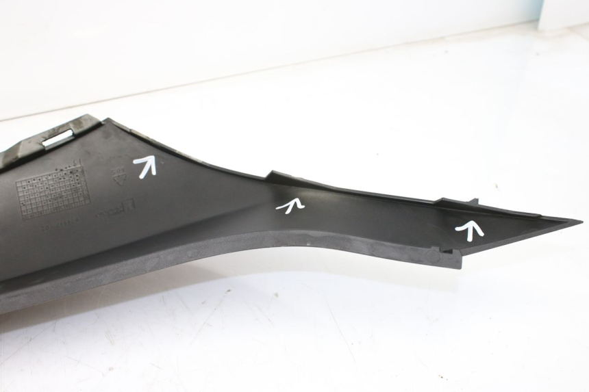 photo de PRAWY TYLNY BOK PIAGGIO MP3 LT 300 (2010 - 2016) - Szczegół części