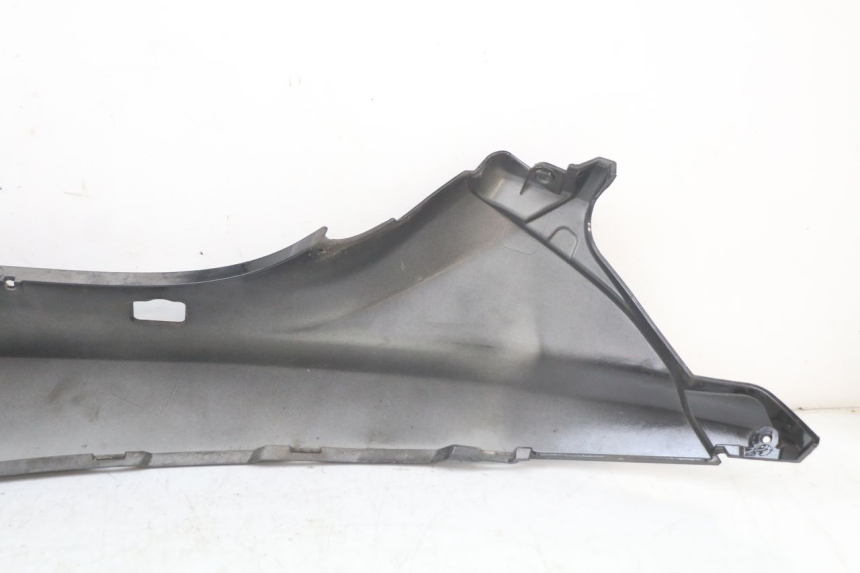 photo de PRAWY TYLNY BOK PIAGGIO MP3 LT 400 (2007 - 2012) - Oznaczenia i referencje