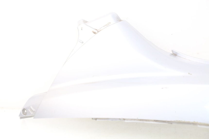 photo de PRAWY TYLNY BOK PIAGGIO MP3 125 (2006 - 2014) - Szczegóły charakterystyczne