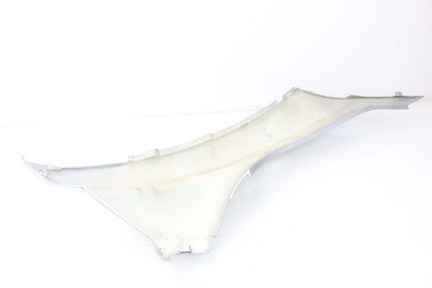 photo de PRAWY TYLNY BOK PIAGGIO MP3 125 (2006 - 2014) - Zbliżenie techniczne