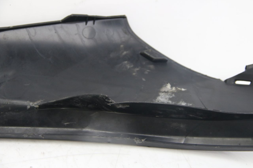 photo de PRAWY TYLNY BOK PIAGGIO MP3 125 (2006 - 2014) - Stan powierzchni