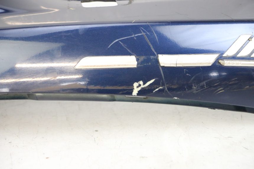 photo de PRAWY TYLNY BOK PIAGGIO MP3 125 (2006 - 2014) - Inny kąt widzenia