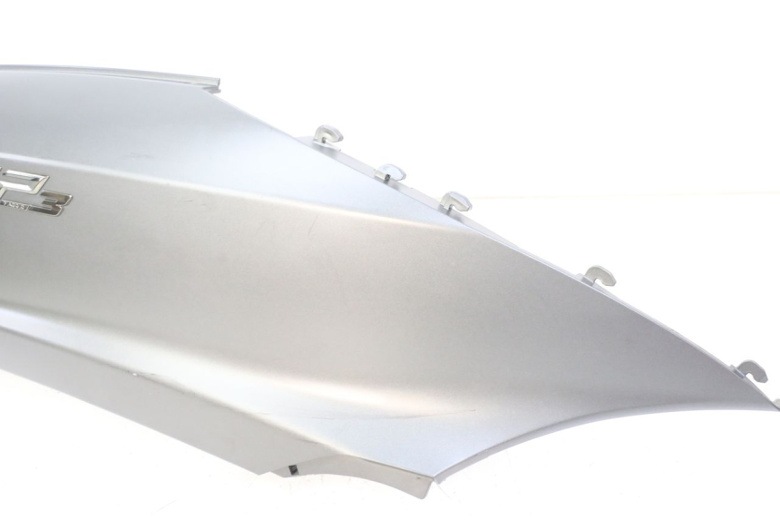 photo de PRAWY TYLNY BOK PIAGGIO MP3 500 (2014 - 2017) - Szczegóły charakterystyczne