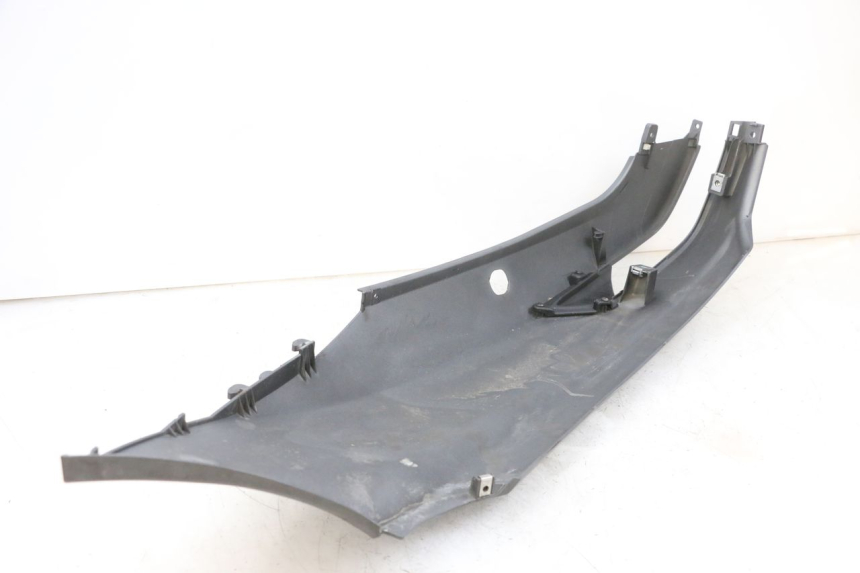 photo de PRAWY TYLNY BOK PIAGGIO MP3 500 (2016 - 2018) - Inny kąt widzenia