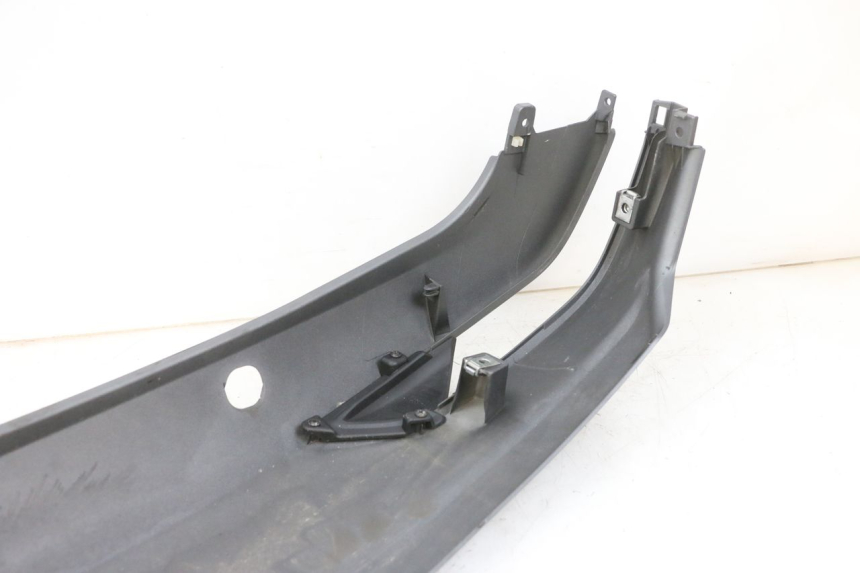 photo de PRAWY TYLNY BOK PIAGGIO MP3 500 (2016 - 2018) - Zbliżenie techniczne