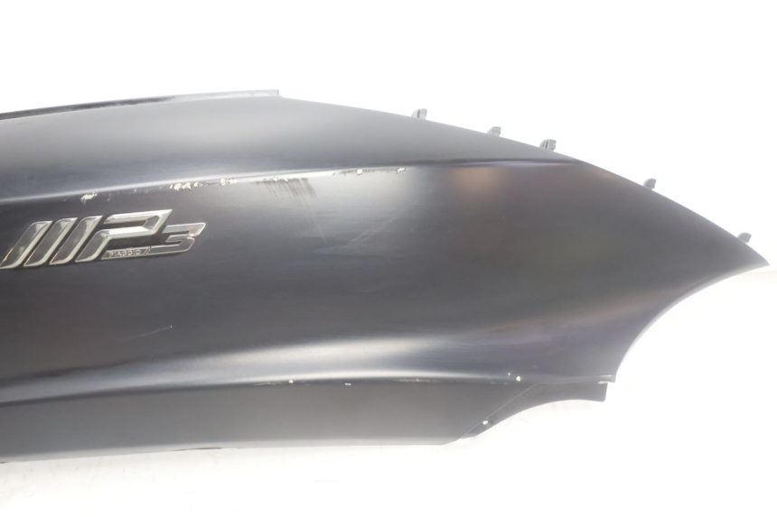 photo de PRAWY TYLNY BOK PIAGGIO MP3 500 (2016 - 2018) - Zoom stanu zużycia