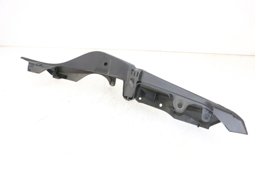 photo de PRAWY TYLNY BOK YAMAHA MT-07 MT07 ABS 700 (2018 - 2020) - Szczegóły charakterystyczne