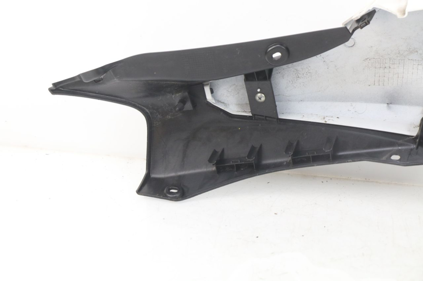 photo de PRAWY TYLNY BOK MBK MW TRYPTIK 125 (2017 - 2022) - Stan powierzchni