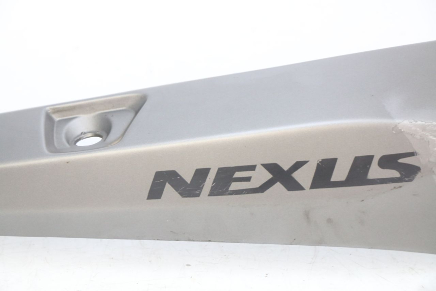 photo de PRAWY TYLNY BOK GILERA NEXUS 125 (2009 - 2013) - Zbliżenie komponentów
