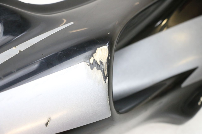 photo de PRAWY TYLNY BOK HONDA NSR R 125 (1994 - 2003) - Szczegóły charakterystyczne