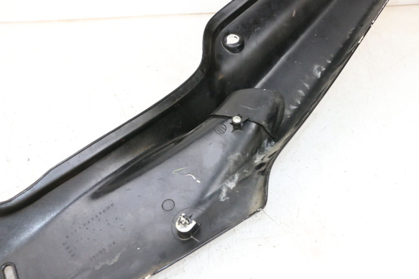 photo de PRAWY TYLNY BOK HONDA NSR R 125 (1994 - 2003) - Inny kąt widzenia