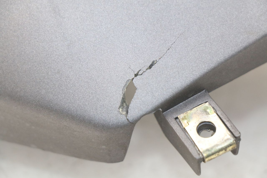 photo de PRAWY TYLNY BOK SYM ORBIT 2 4T 50 (2008 - 2017) - Zbliżenie techniczne