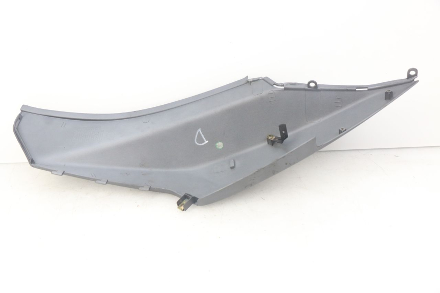 photo de PRAWY TYLNY BOK SYM ORBIT 2 4T 50 (2008 - 2017) - Punkty mocowania