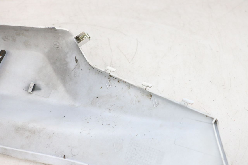 photo de PRAWY TYLNY BOK SYM ORBIT 2 50 (2008 - 2014) - Punkty mocowania